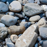 投資鵝卵石制砂機(jī)的必備知識(shí)